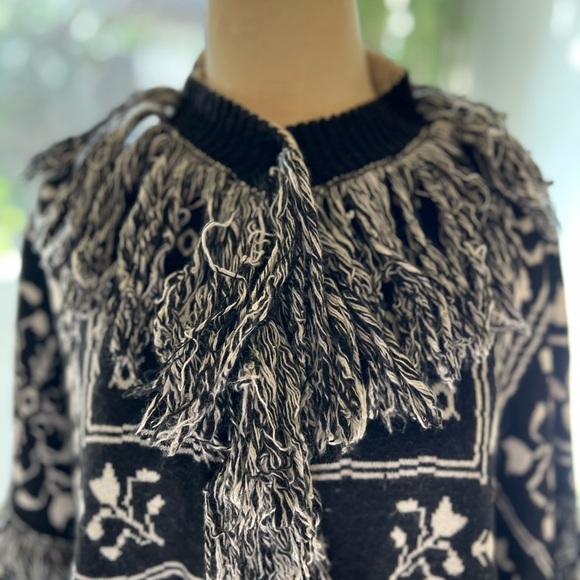 Black and white coat with fringe reversible size large - Picture 8 of 12